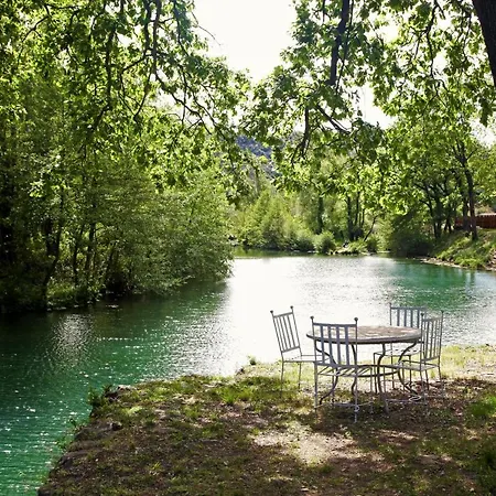 La Magnanerie Dhotes , Les Roulottes Insolites Διαμέρισμα Sauve